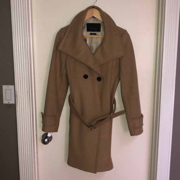 Babaton Coat - Picture 2 of 4